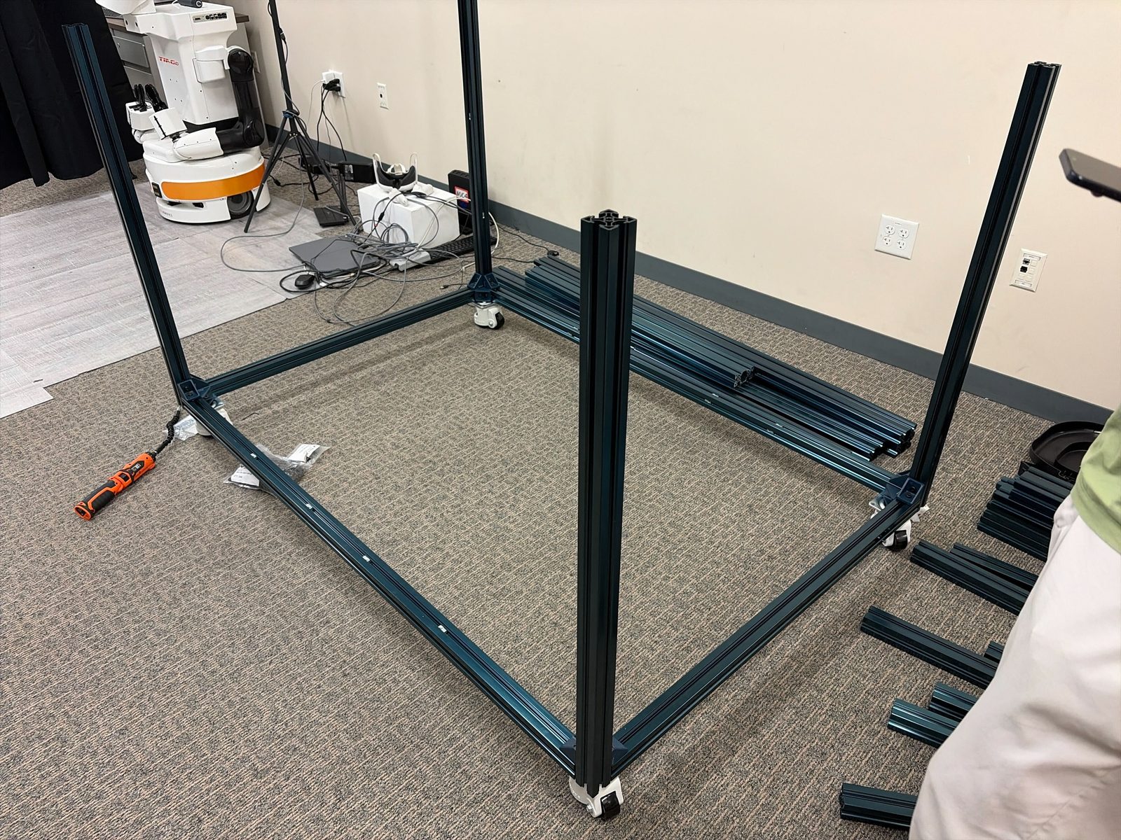 Aluminum extrusion bench frame on casters